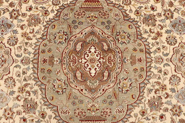 Blanched Almond Isfahan 6'  8" x 9'  6" - No. QA84412