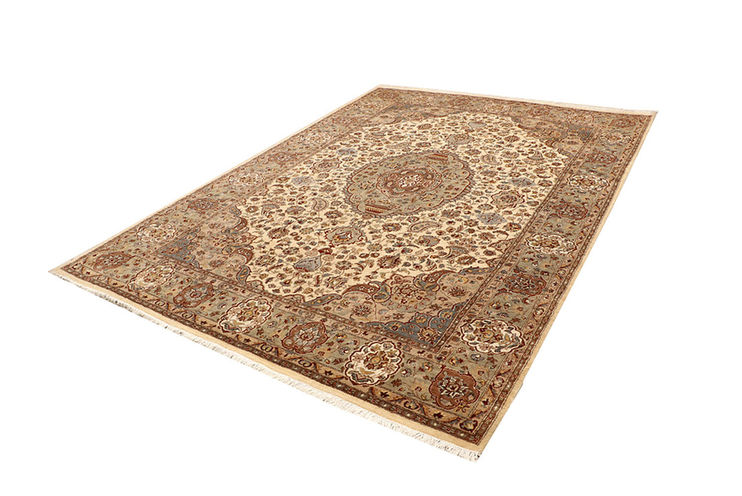 Blanched Almond Isfahan 6' 8 x 9' 6 - No. 68478 - ALRUG Rug Store
