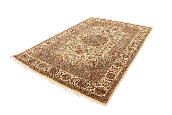 Blanched Almond Isfahan 6' 6 x 9' 9 - No. 68482 - ALRUG Rug Store