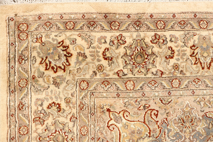 Blanched Almond Isfahan 6' 7 x 9' 9 - No. 68484 - ALRUG Rug Store