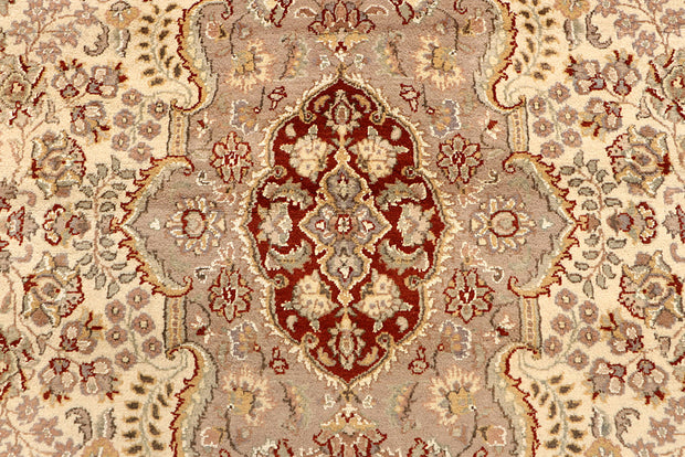 Blanched Almond Isfahan 6' 7 x 9' 9 - No. 68484 - ALRUG Rug Store