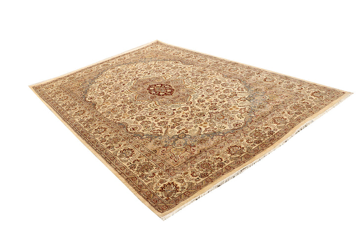 Blanched Almond Isfahan 6' 7 x 9' 9 - No. 68484 - ALRUG Rug Store