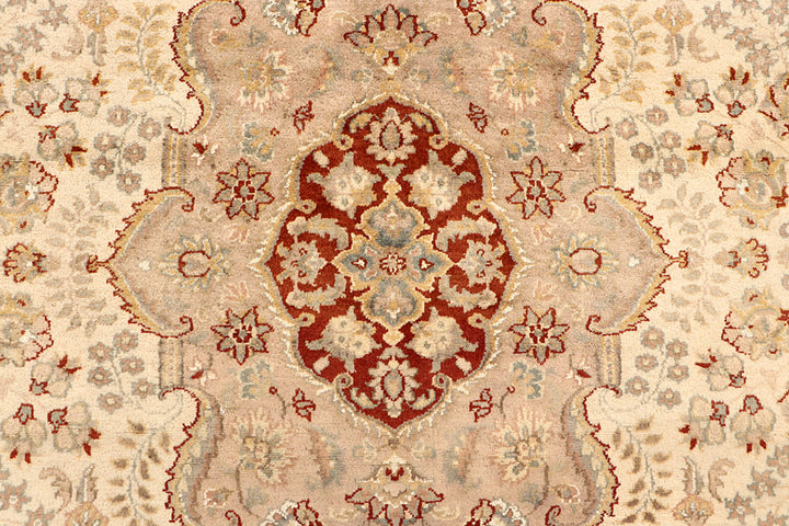 Blanched Almond Isfahan 6' 7 x 9' 7 - No. 68485 - ALRUG Rug Store