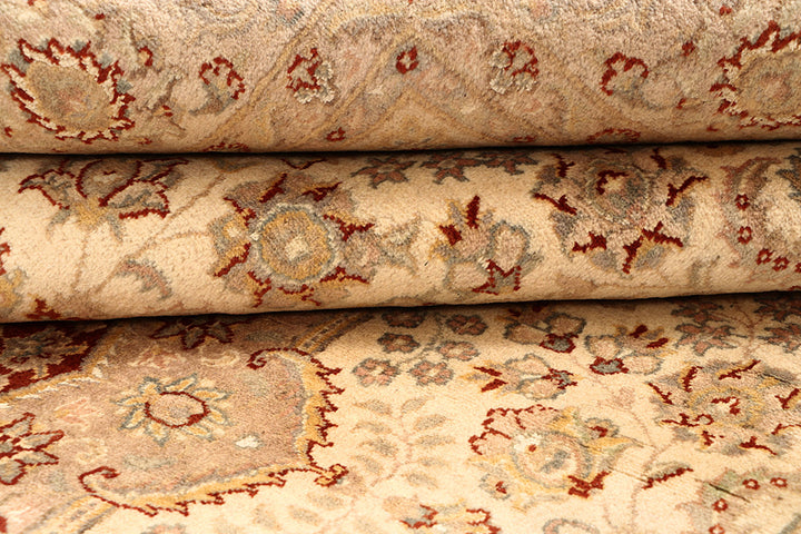 Blanched Almond Isfahan 6' 7 x 9' 7 - No. 68485 - ALRUG Rug Store