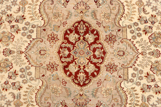 Blanched Almond Isfahan 6' 8 x 9' 9 - No. 68487 - ALRUG Rug Store