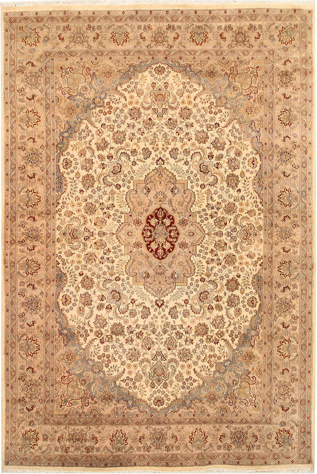 Blanched Almond Isfahan 6' 8 x 9' 9 - No. 68487 - ALRUG Rug Store