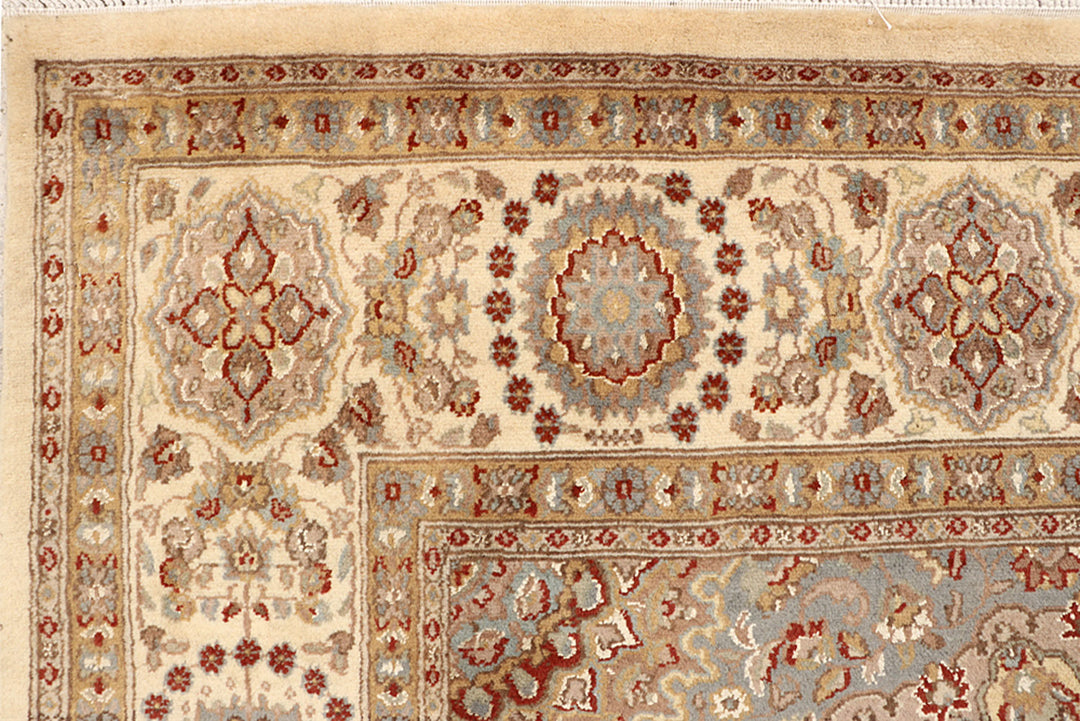 Bisque Isfahan 6' 6 x 9' 9 - No. 68488 - ALRUG Rug Store