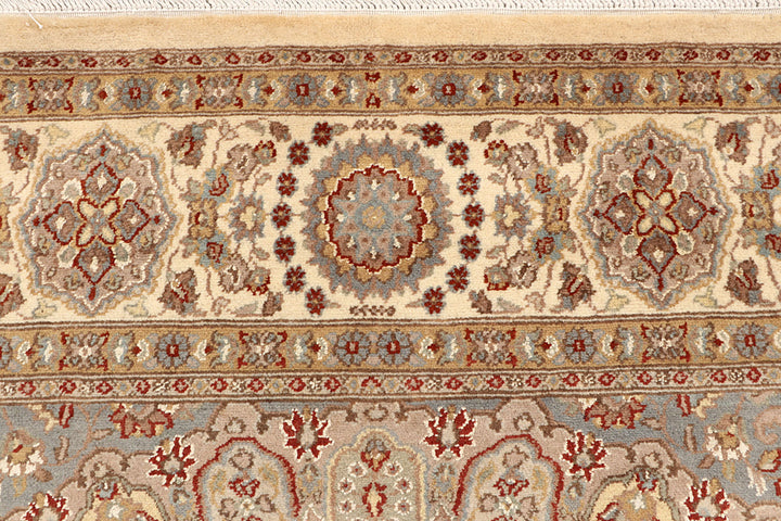 Bisque Isfahan 6' 6 x 9' 9 - No. 68488 - ALRUG Rug Store