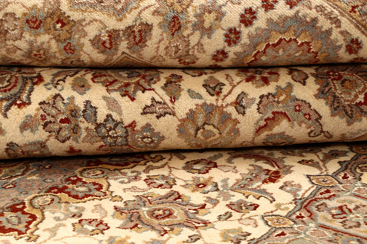 Bisque Isfahan 6' 6 x 9' 9 - No. 68488 - ALRUG Rug Store