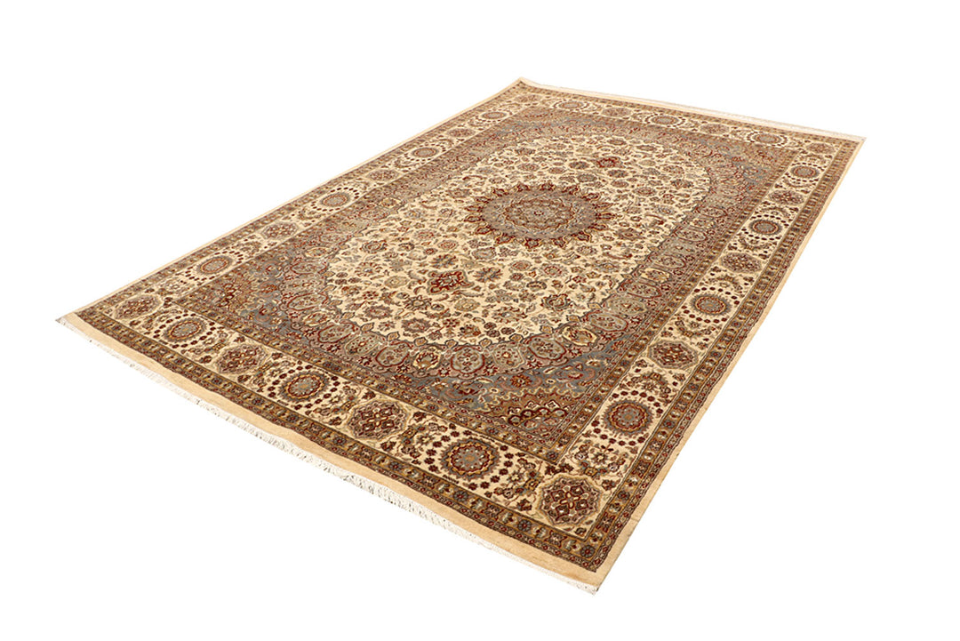 Bisque Isfahan 6' 6 x 9' 9 - No. 68488 - ALRUG Rug Store