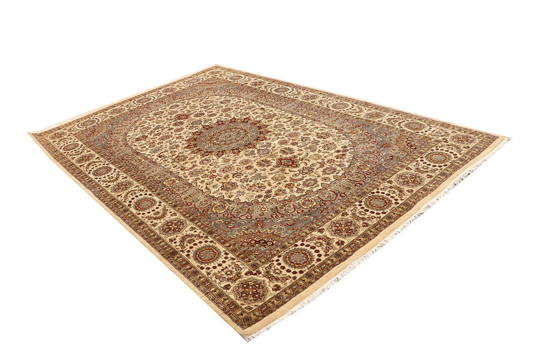 Bisque Isfahan 6' 6 x 9' 9 - No. 68488 - ALRUG Rug Store