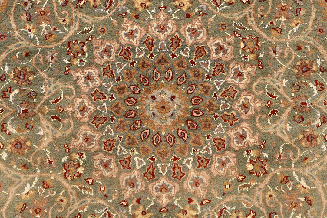 Olive Kashan 4' 6 x 7' 1 - No. 68493 - ALRUG Rug Store
