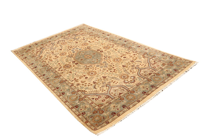 Navajo White Isfahan 4' 11 x 8' - No. 68496 - ALRUG Rug Store