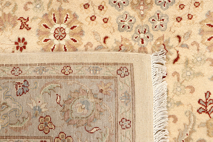 Navajo White Isfahan 4' 11 x 8' - No. 68496 - ALRUG Rug Store