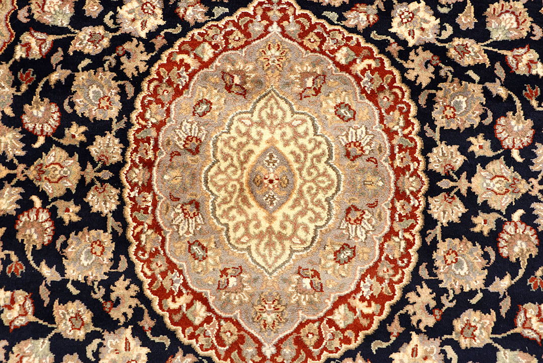 Black Isfahan 4' 7 x 7' 1 - No. 68497 - ALRUG Rug Store