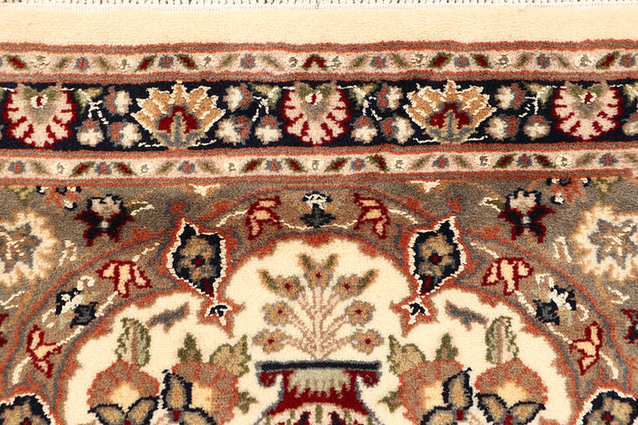 Blanched Almond Mahal 2' 7 x 10' 3 - No. 68519 - ALRUG Rug Store