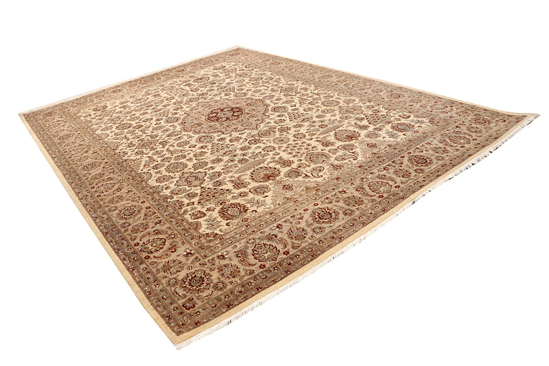 Blanched Almond Isfahan 8' 11 x 12' 4 - No. 68531 - ALRUG Rug Store