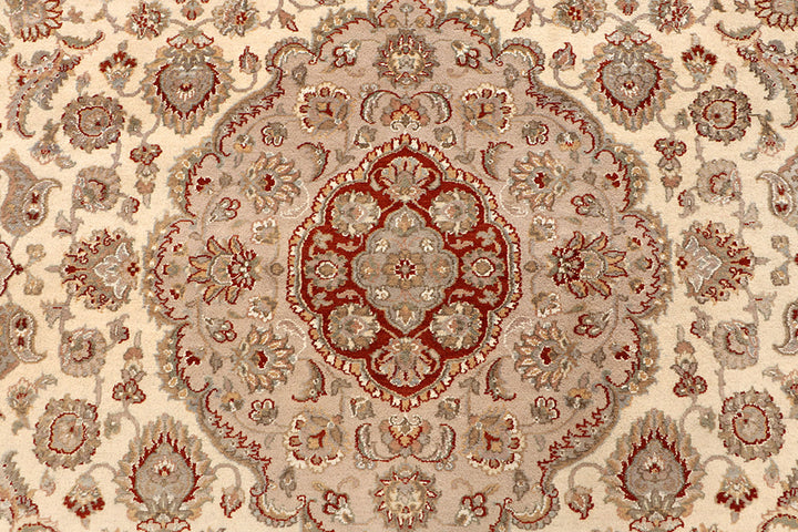 Blanched Almond Isfahan 9' 1 x 12' 2 - No. 68533 - ALRUG Rug Store