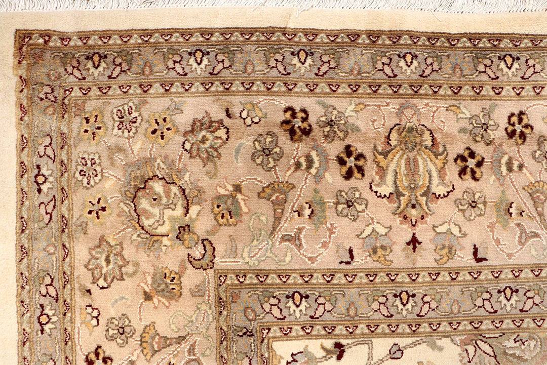 Blanched Almond Mahal 8' 11 x 12' 4 - No. 68539 - ALRUG Rug Store