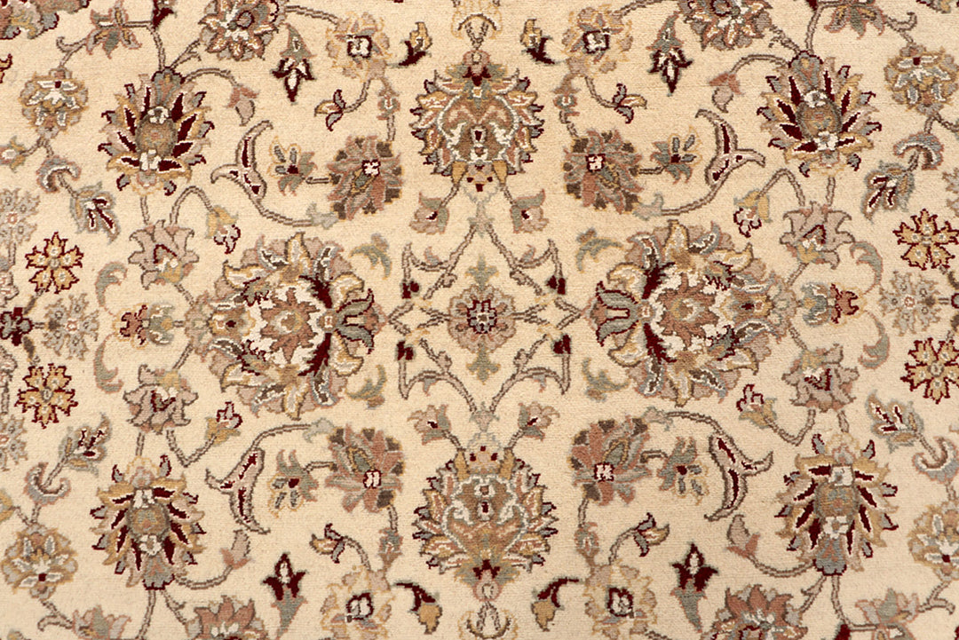 Blanched Almond Mahal 8' 11 x 12' 4 - No. 68539 - ALRUG Rug Store