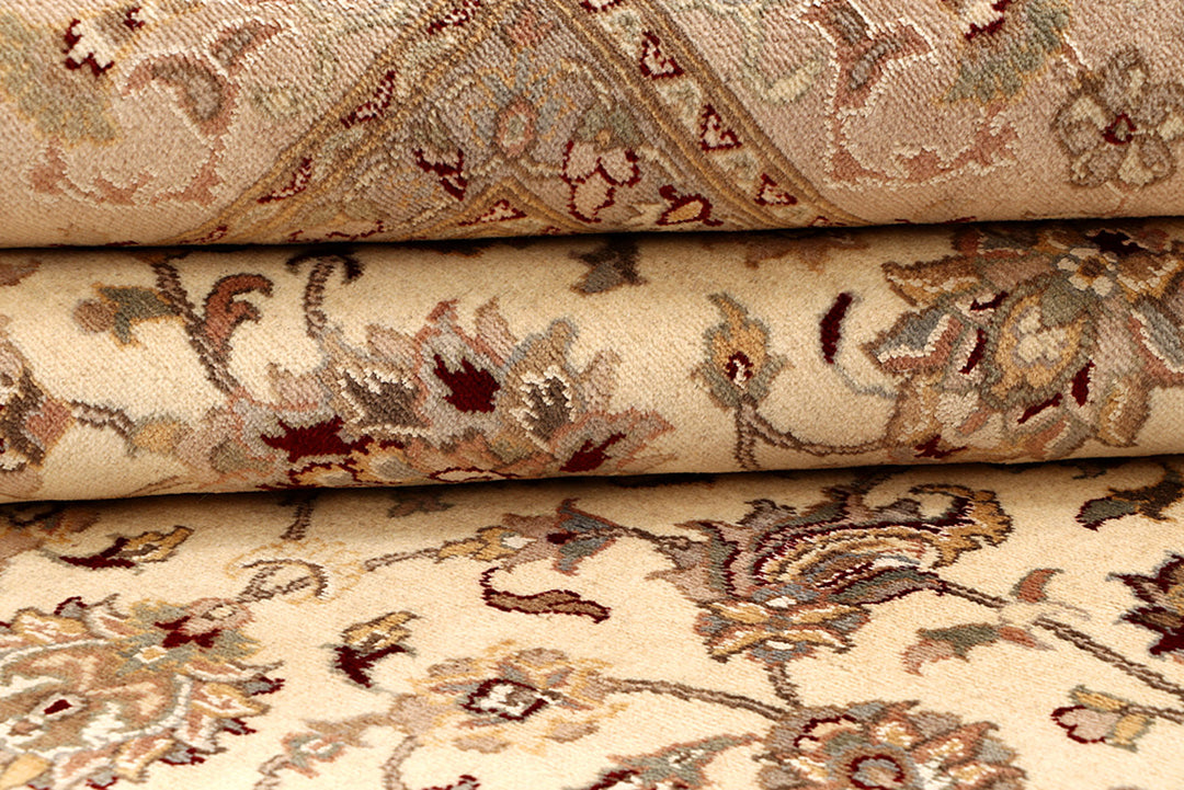 Blanched Almond Mahal 8' 11 x 12' 4 - No. 68539 - ALRUG Rug Store