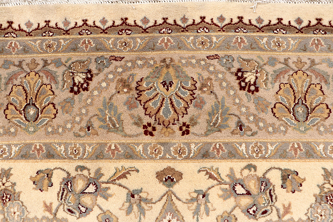 Blanched Almond Mahal 8' x 9' 9 - No. 68544 - ALRUG Rug Store