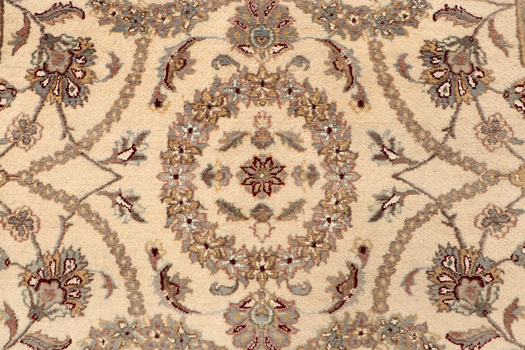 Blanched Almond Mahal 8' x 9' 9 - No. 68544 - ALRUG Rug Store
