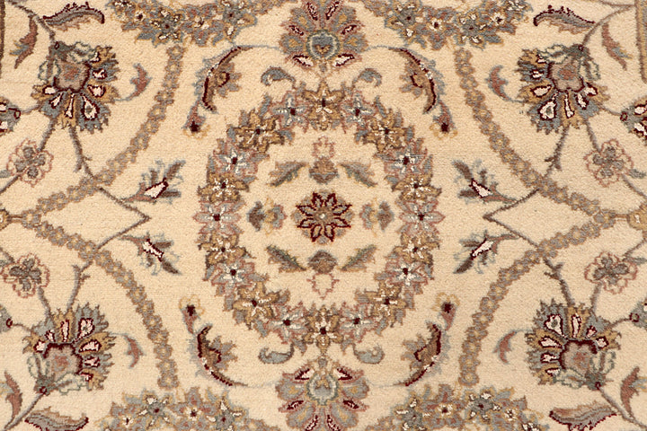 Blanched Almond Mahal 8' x 9' 9 - No. 68544 - ALRUG Rug Store
