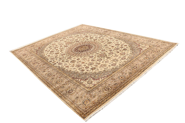 Blanched Almond Isfahan 7' 11 x 10' 2 - No. 68546 - ALRUG Rug Store