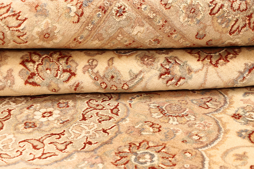 Blanched Almond Isfahan 8' x 10' 2 - No. 68560 - ALRUG Rug Store