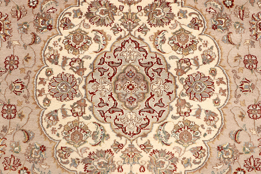Peach Puff Isfahan 7' 11 x 10' 3 - No. 68563 - ALRUG Rug Store