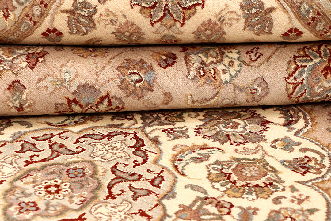 Peach Puff Isfahan 7' 11 x 10' 3 - No. 68563 - ALRUG Rug Store