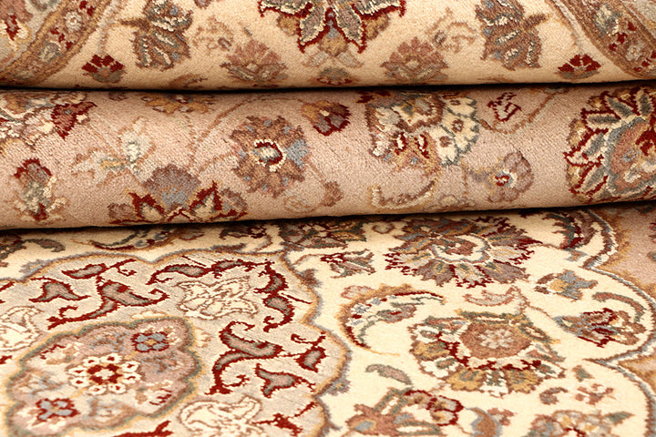 Peach Puff Isfahan 7' 11 x 10' 3 - No. 68563 - ALRUG Rug Store