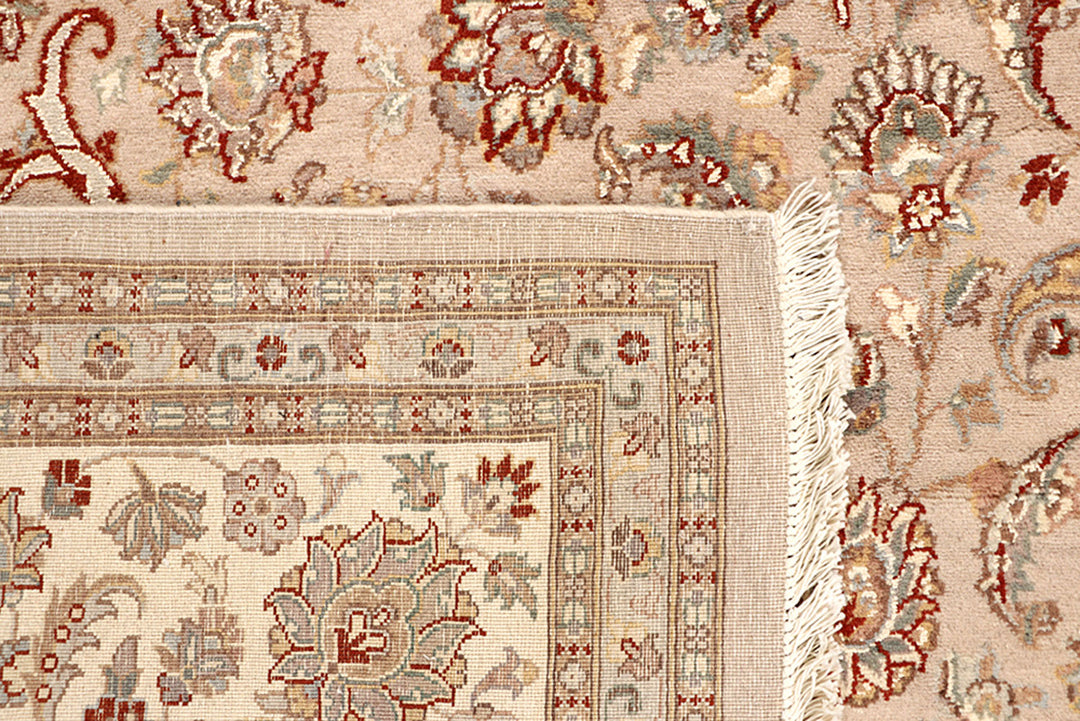 Peach Puff Isfahan 7' 11 x 10' 3 - No. 68563 - ALRUG Rug Store