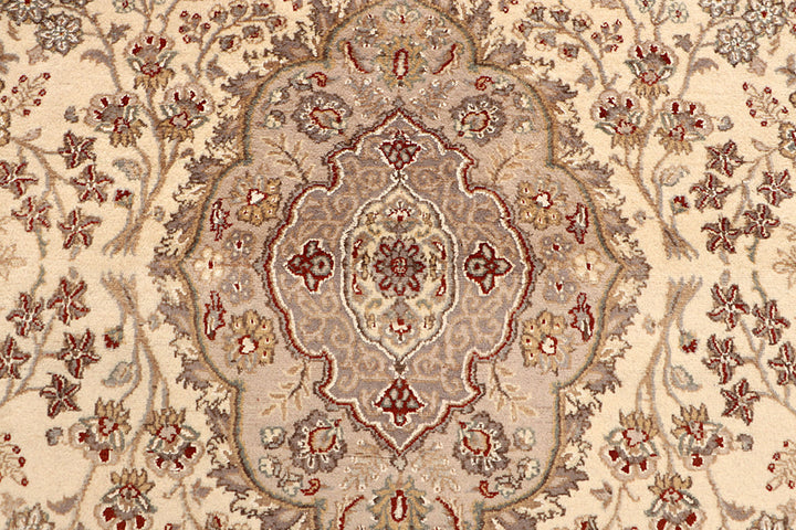 Blanched Almond Isfahan 8' x 10' 5 - No. 68566 - ALRUG Rug Store
