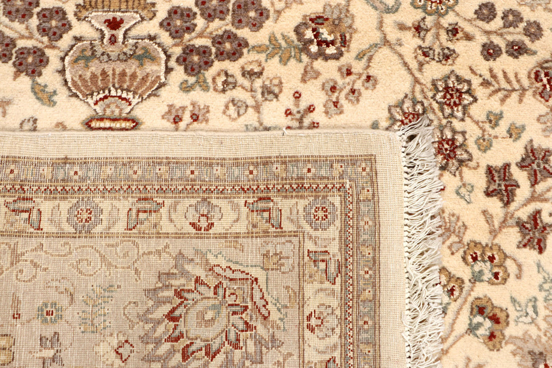 Blanched Almond Isfahan 8' x 10' 5 - No. 68566 - ALRUG Rug Store