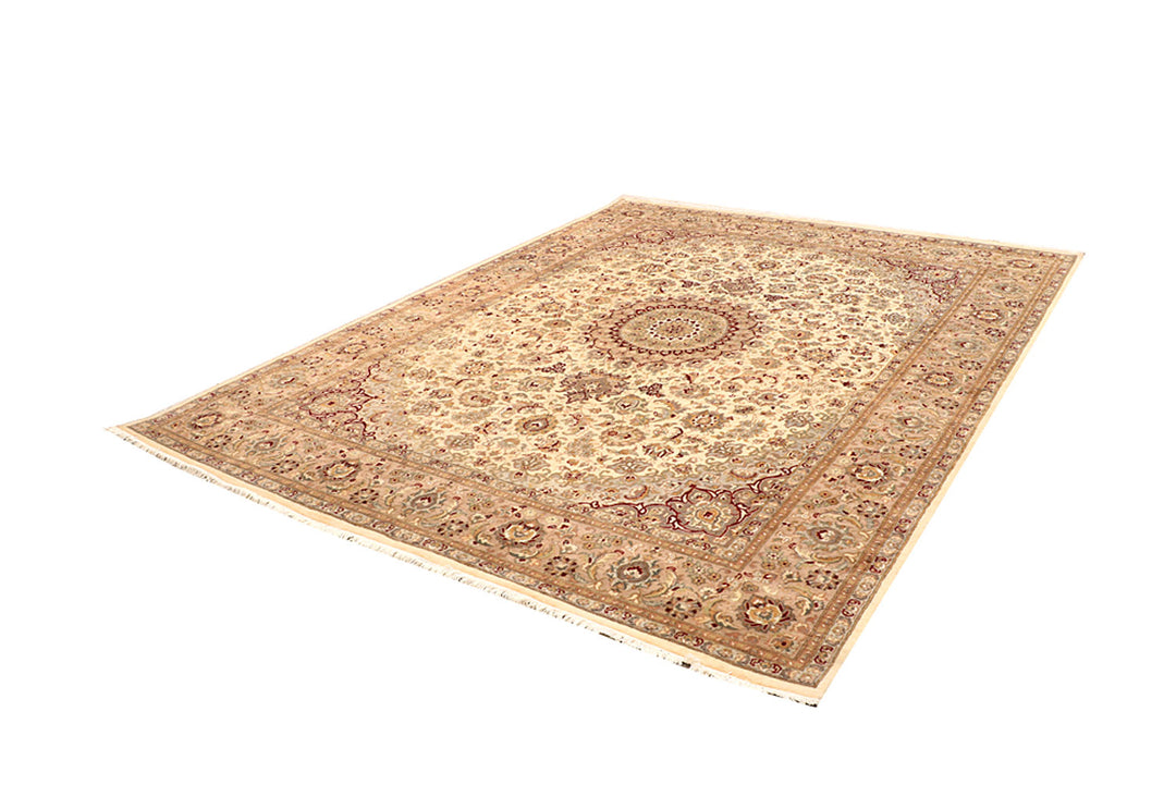 Blanched Almond Kashan 8' x 10' 3 - No. 68567 - ALRUG Rug Store