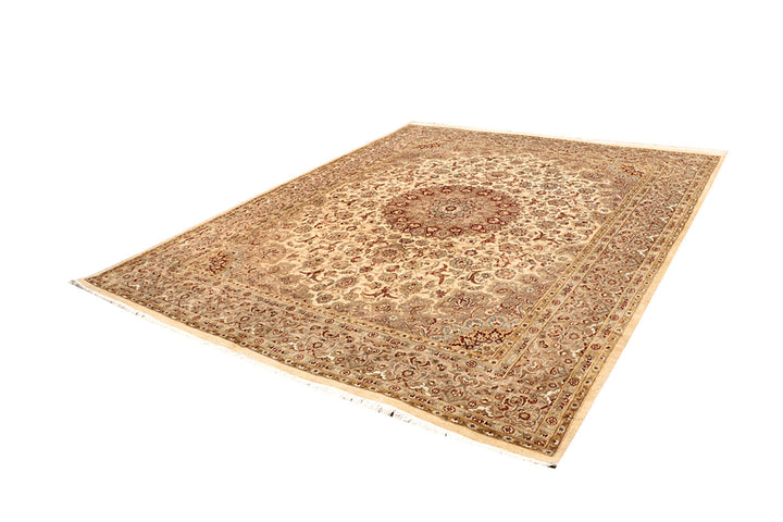 Blanched Almond Isfahan 8' 1 x 10' 2 - No. 68569 - ALRUG Rug Store