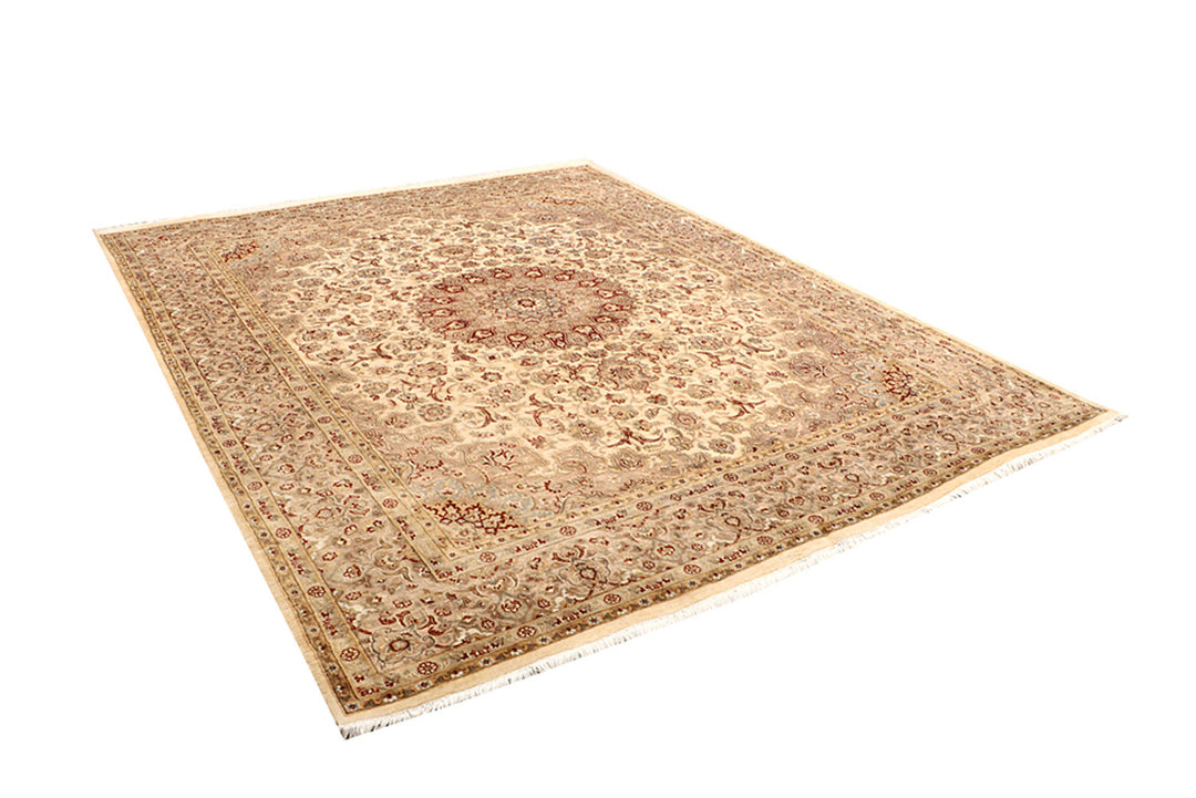 Blanched Almond Isfahan 8' 1 x 10' 2 - No. 68569 - ALRUG Rug Store