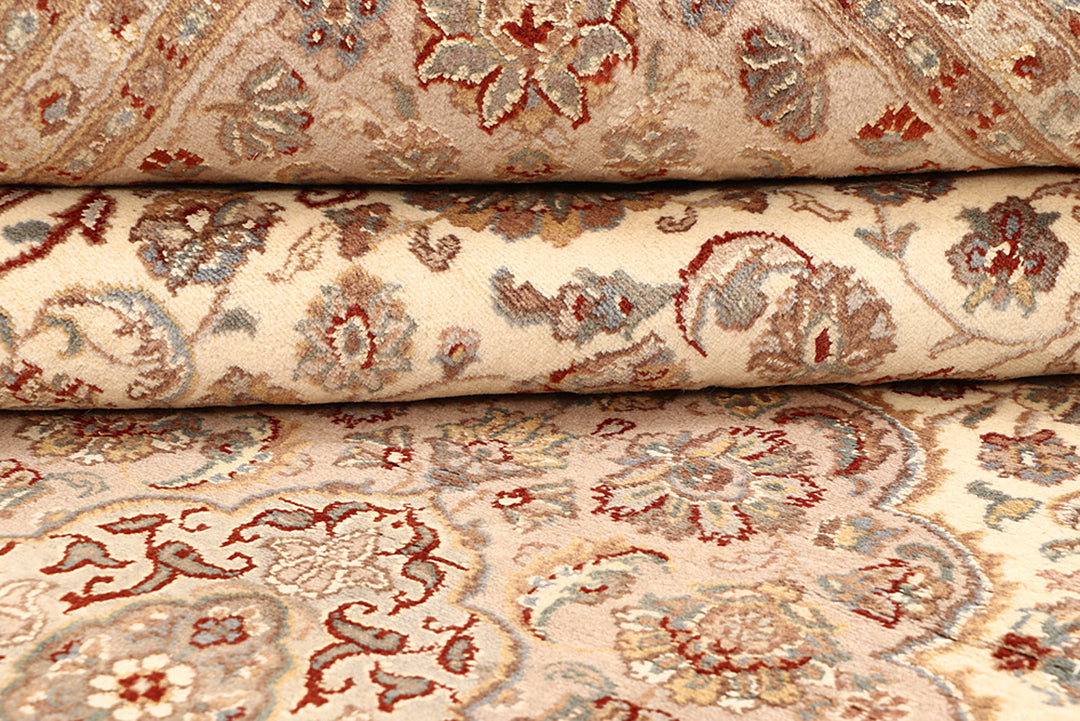 Cornsilk Isfahan 7' 11 x 10' 8 - No. 68575 - ALRUG Rug Store