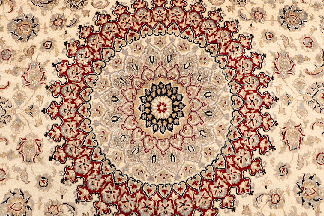 Blanched Almond Isfahan 7' 11 x 10' 4 - No. 68583 - ALRUG Rug Store