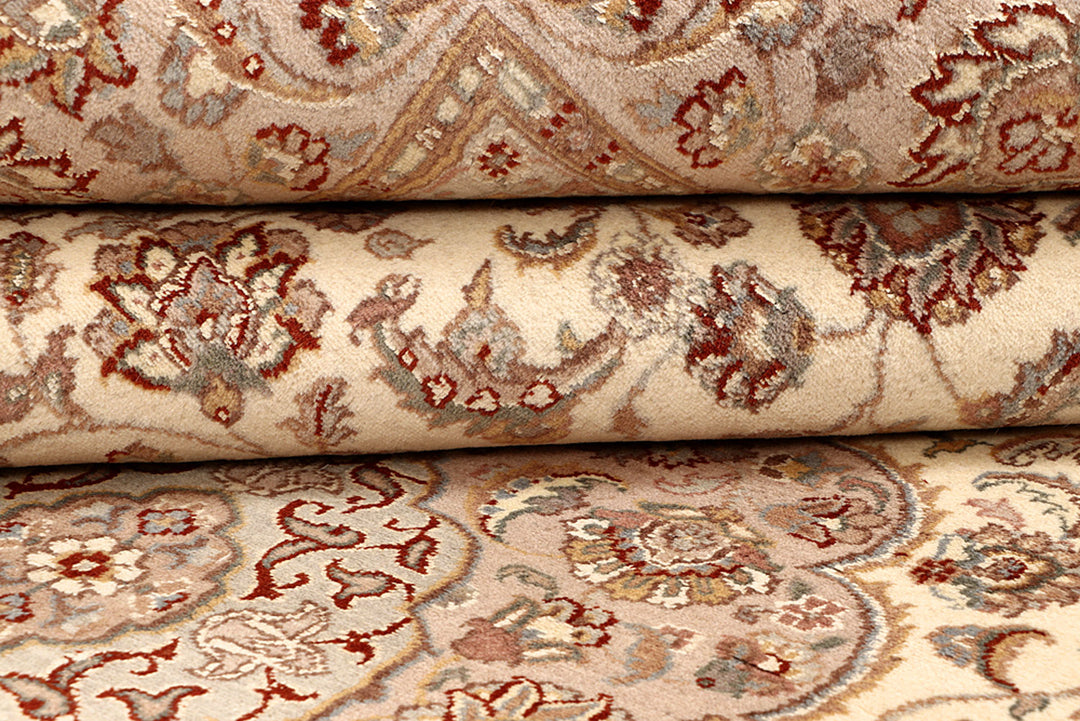 Blanched Almond Isfahan 8' x 10' 3 - No. 68585 - ALRUG Rug Store