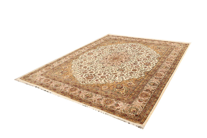 Blanched Almond Isfahan 7' 10 x 9' 11 - No. 68586 - ALRUG Rug Store
