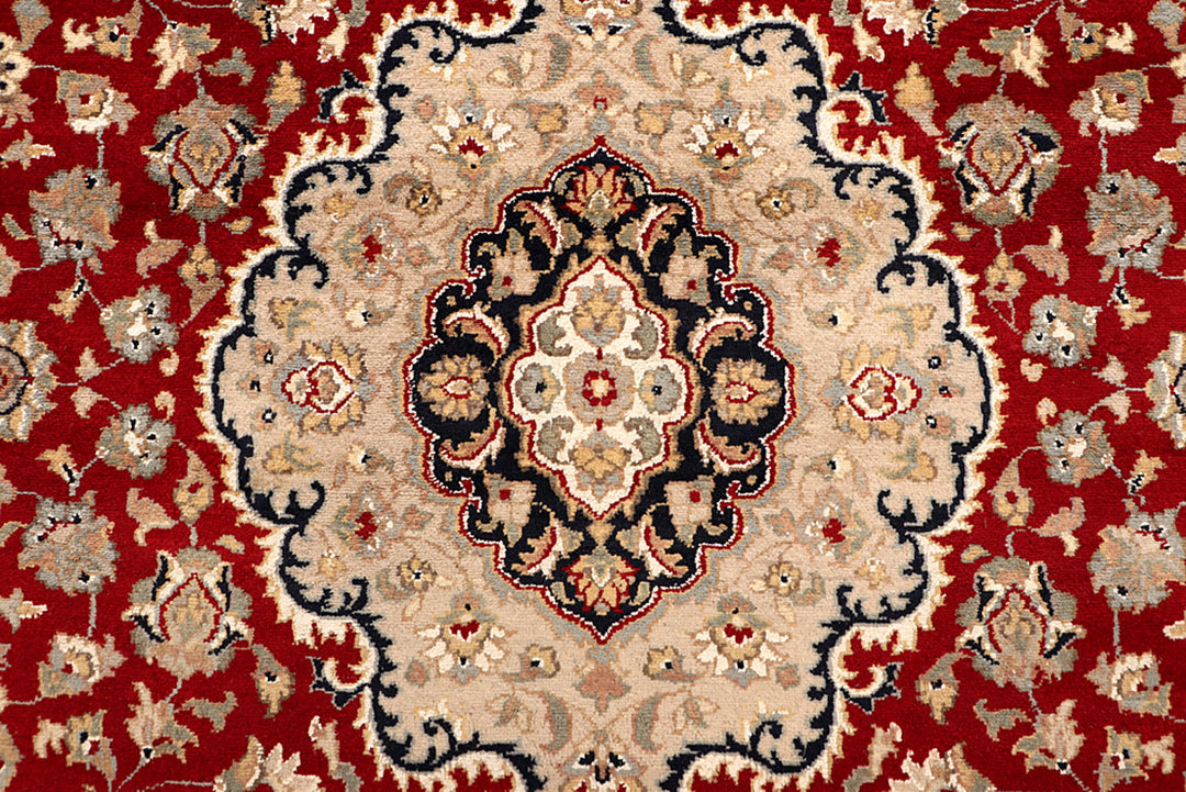 Firebrick Isfahan 5' 6 x 7' 11 - No. 68736 - ALRUG Rug Store