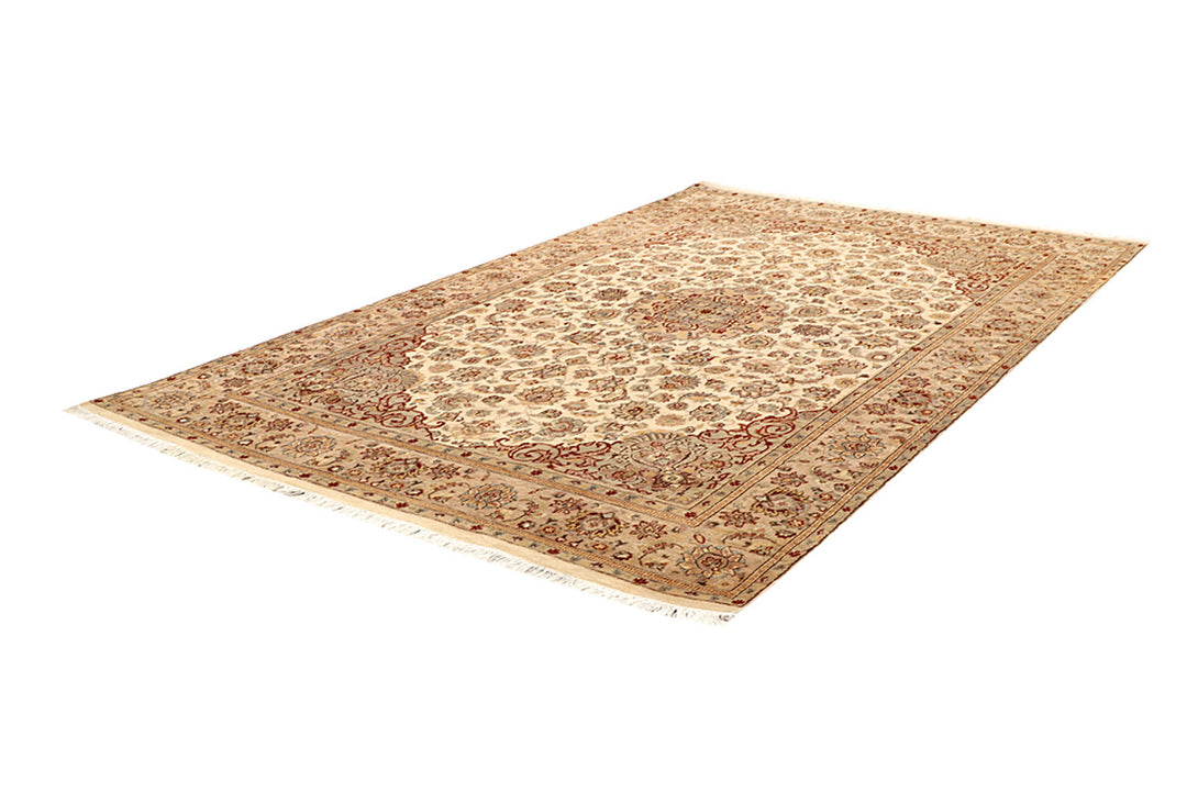 Blanched Almond Isfahan 5' 5 x 7' 11 - No. 68742 - ALRUG Rug Store