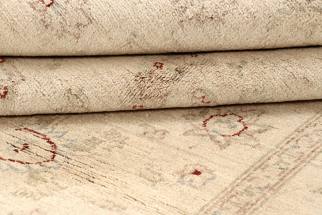 Bisque Oushak 5' 4 x 7' 10 - No. 69158