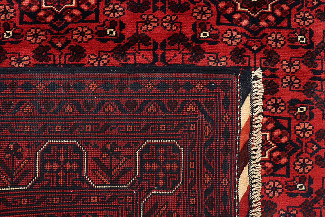 Maroon Khal Mohammadi 4'  9" x 5'  9" - No. QA52335