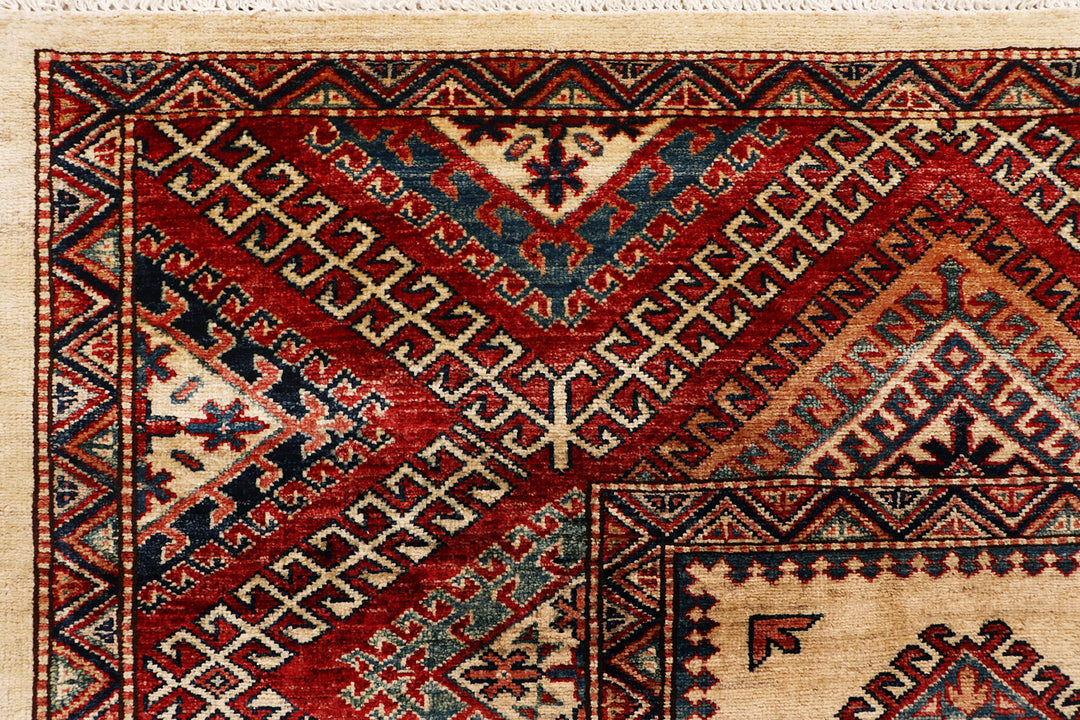 Cornsilk Kazak 6' 9 x 7' - No. 69830