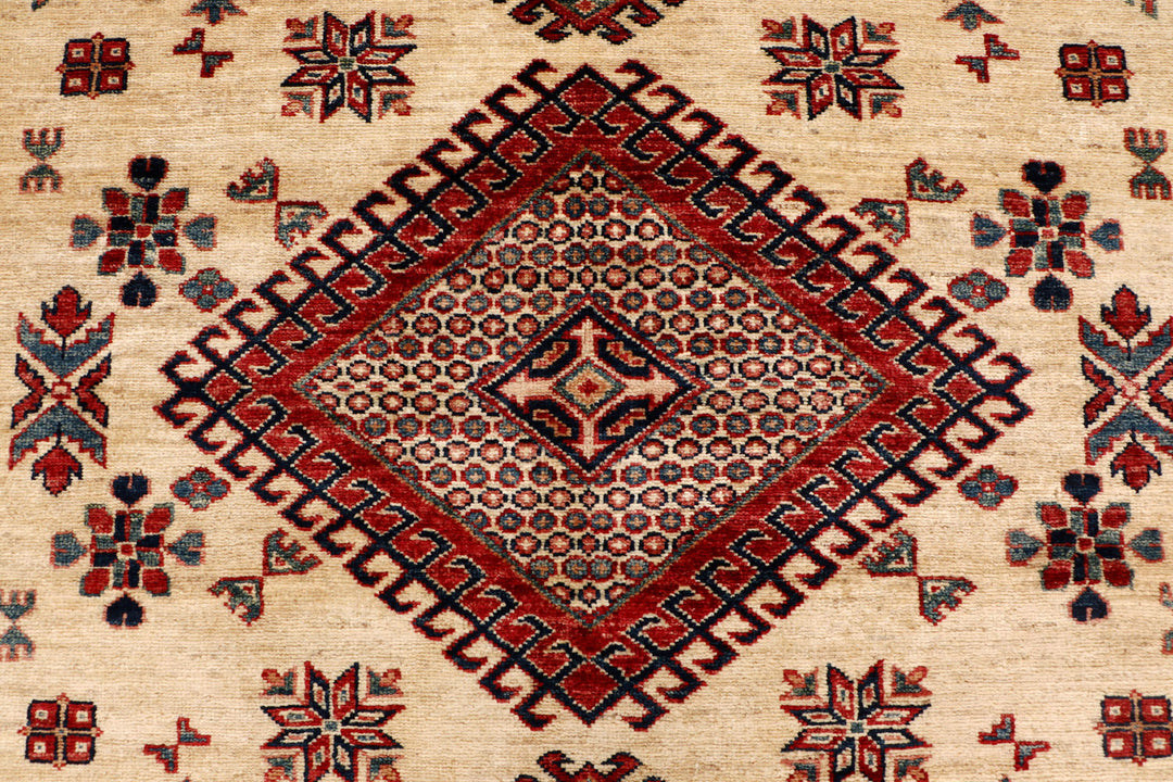 Cornsilk Kazak 6' 9 x 7' - No. 69830