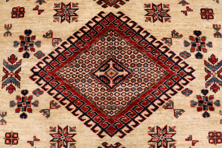 Cornsilk Kazak 6' 9 x 7' - No. 69830